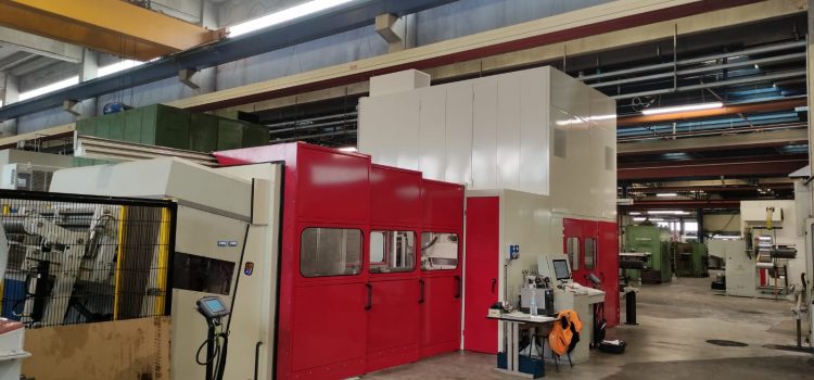 Cabina insonorizzata pressa perforatrice 500 Tn