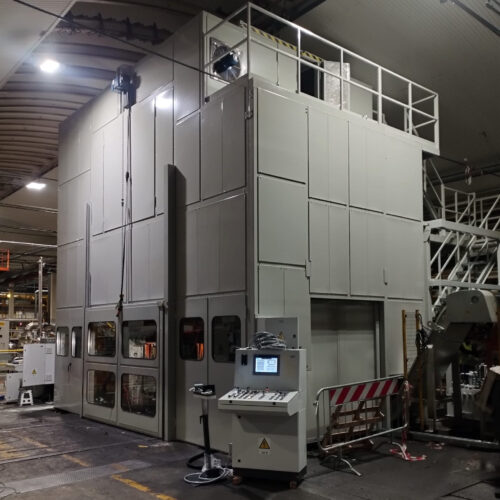 SGFONLINE-INSONORIZZAZIONE-Cabina insonorizzata per pressa 600 tn completa di scale e piattaforme interne ed esterne